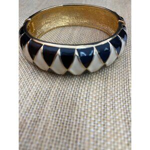 Vintage E. Pearl  Gold-Tone Black & Cream Enamel Hinged Bangle Bracelet With Dia